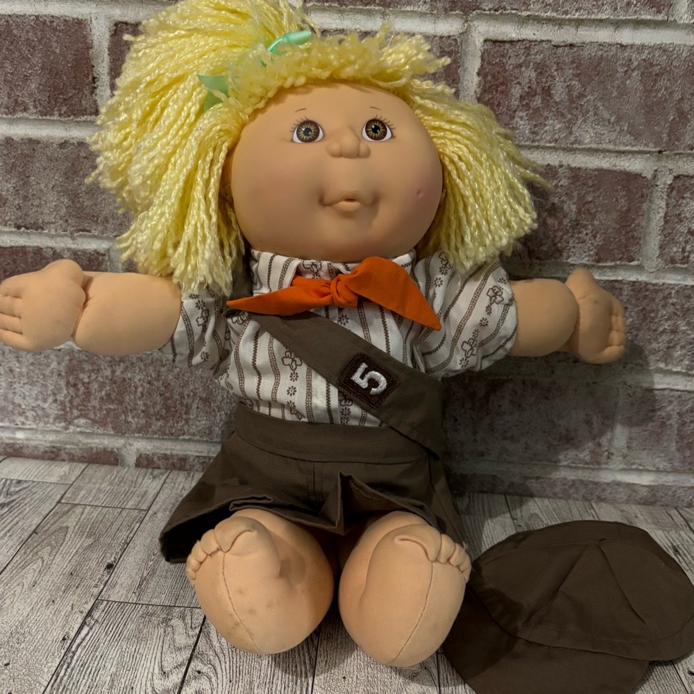 Hasbro Cabbage Patch Kids Birthday Kid | Girl Scout | Brownie | Blonde | 1991